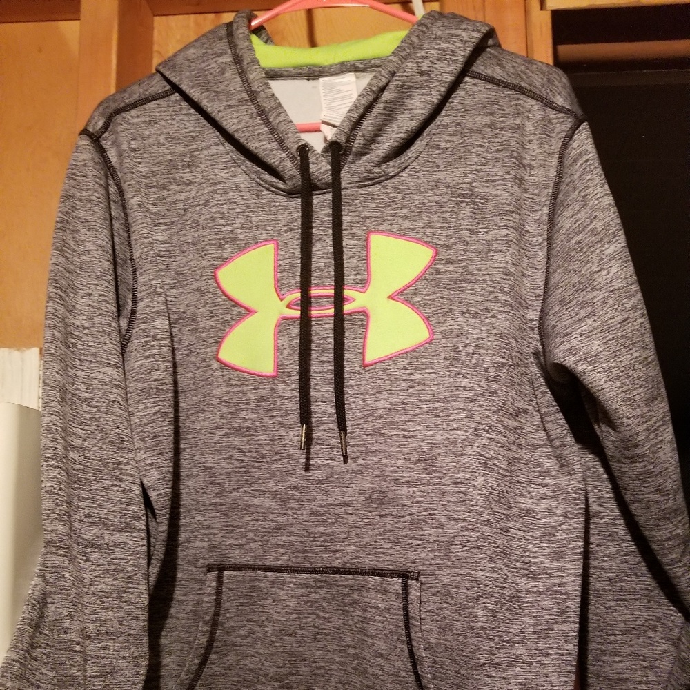 Under Armour sweat shirt